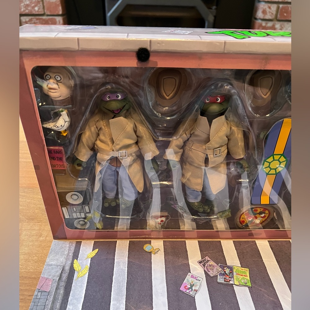 TMNT Turtles in Disguise - Picture 7 of 8